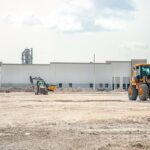 Baustelle mit Baufahrzeugen